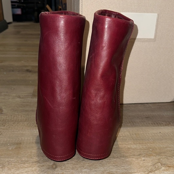 NWOB Burgundy Leather Slouchy Ankle Heeled Boots Pointed Toe - Picture 3 of 7
